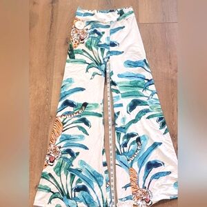 NWT- TEMPLE RO Tropical Jungle Print Wide-Leg  Flared Pants, Size Large